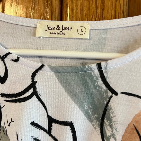 Women's Jess & Jane L 3/4 Sleeve Graphic Top - Picture 3 of 7